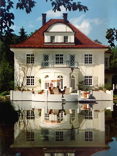 Kreative Oberflächengestaltung und Referenzarbeiten – Bild 1